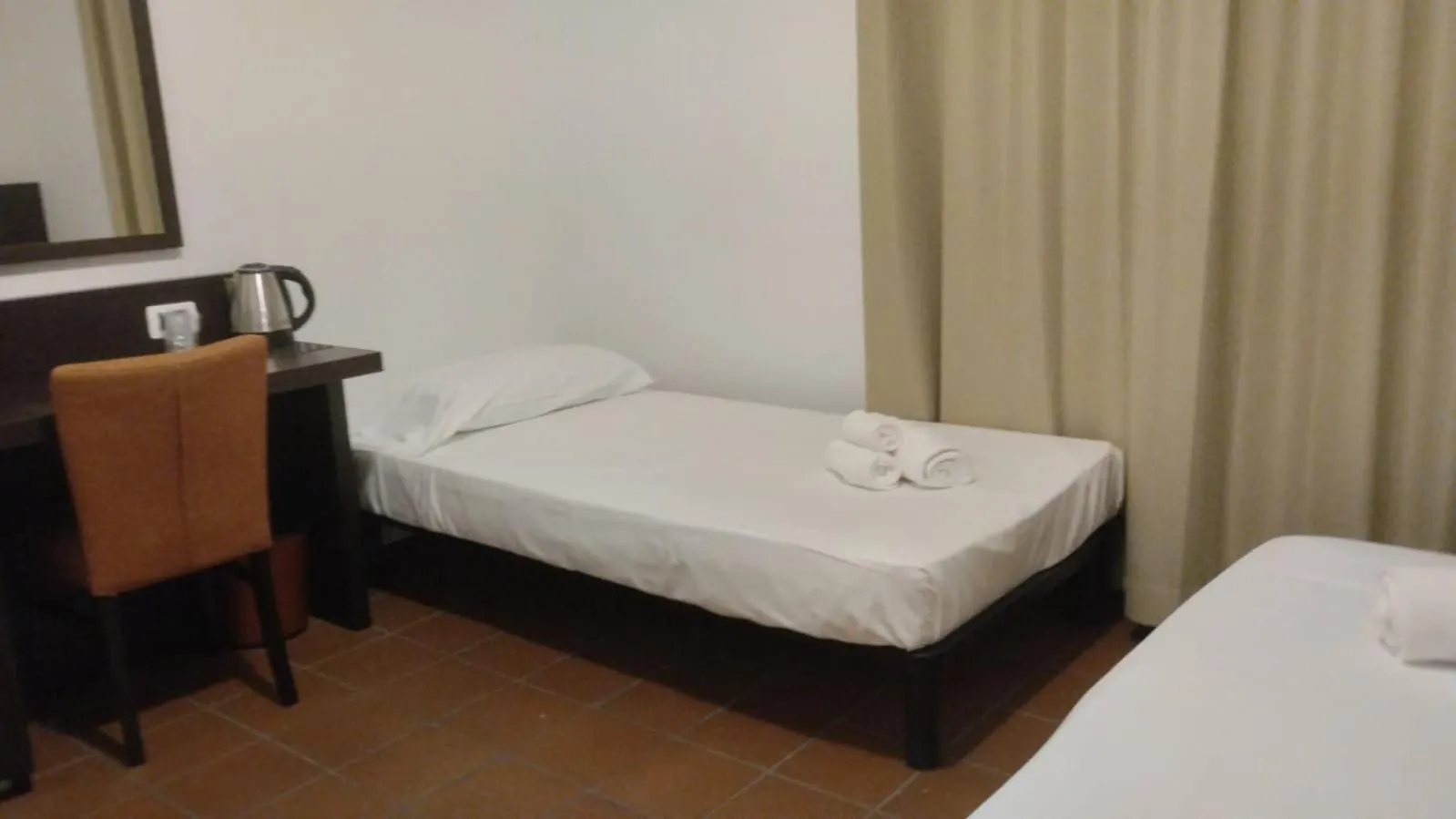פרדורה Mc Hotel