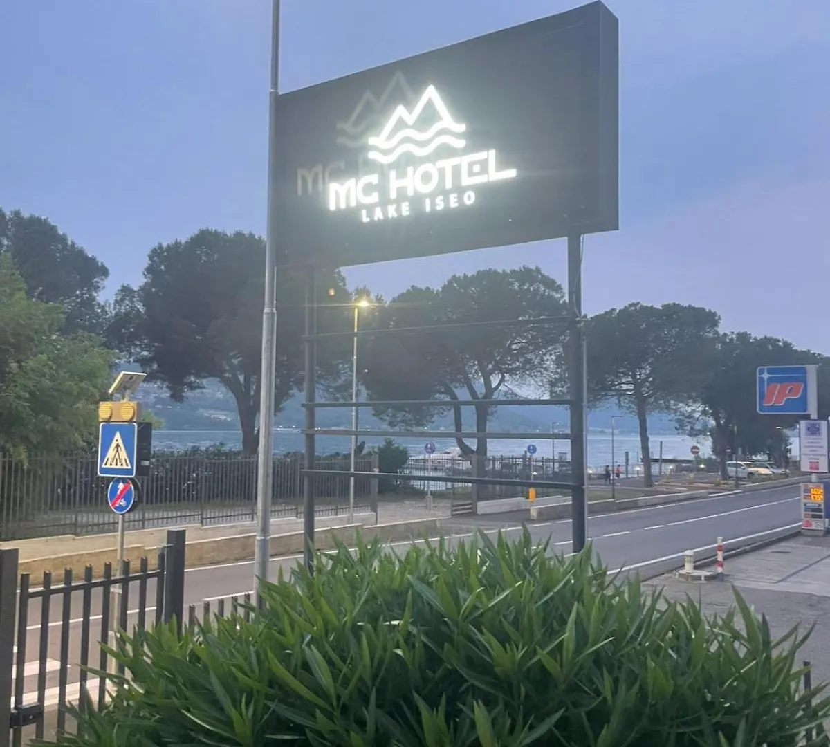 פרדורה Mc Hotel